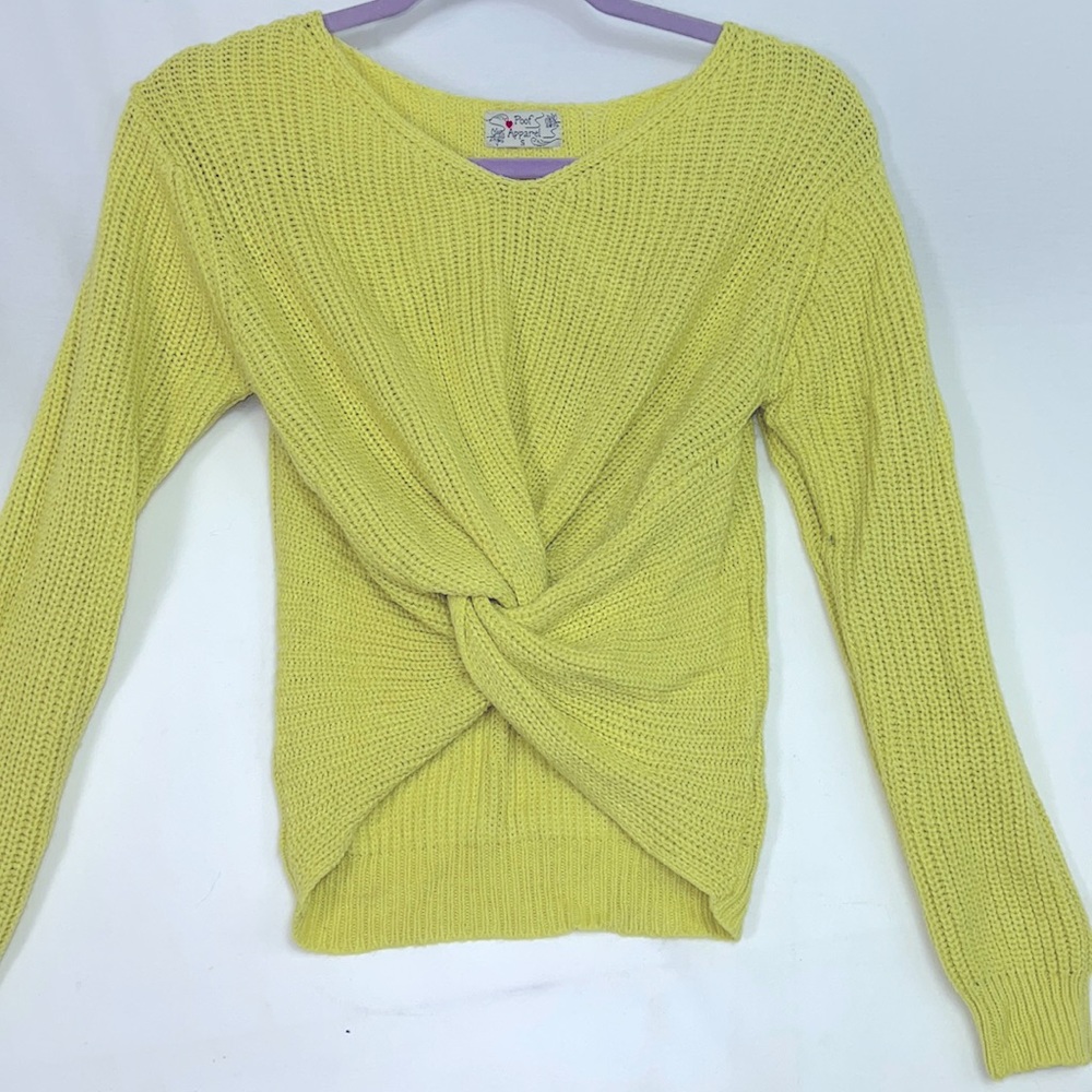 0522 poof apparels